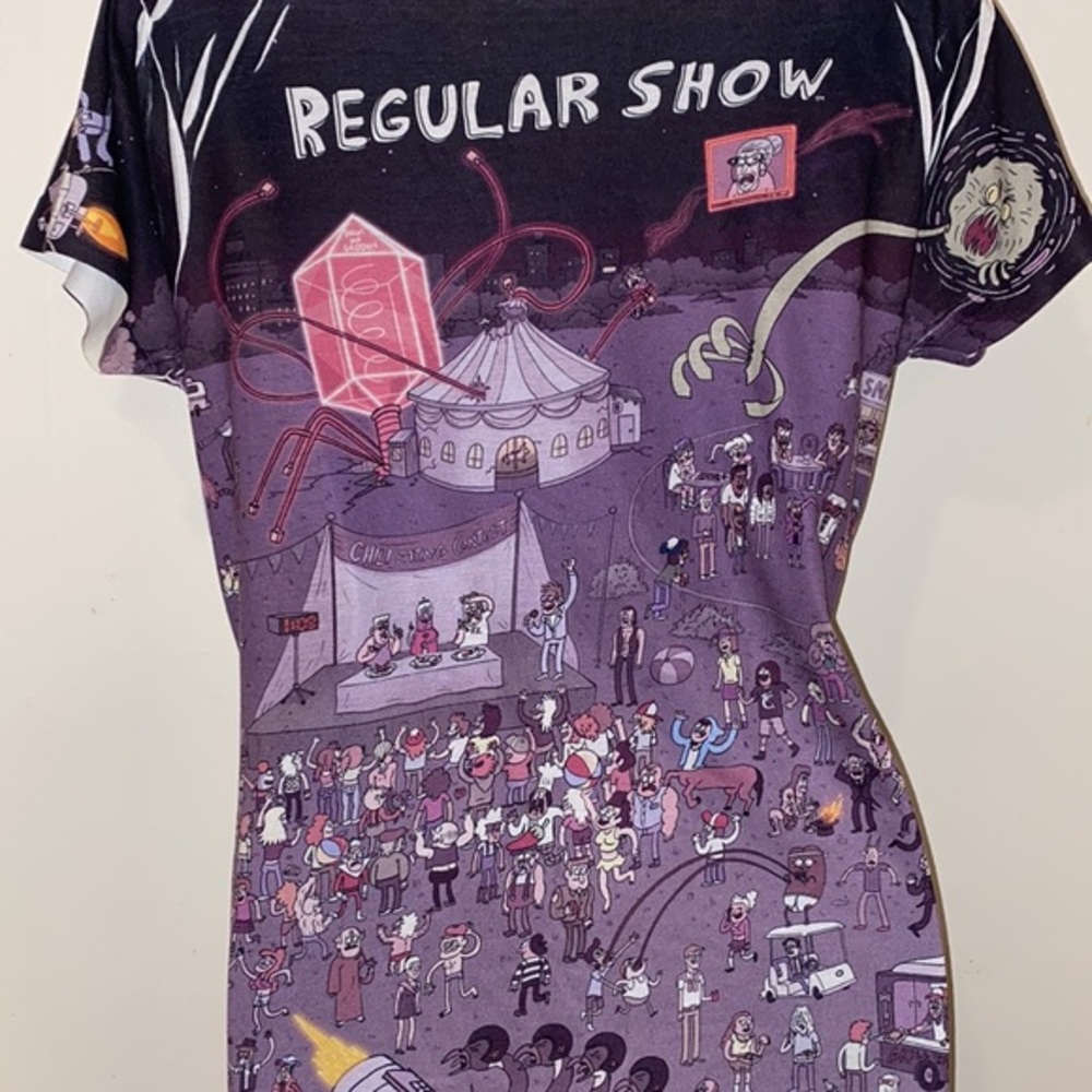 Junior’s Cartoon Network Regular Show Group Shot Day/Night Graphic Tee - Picture 8 of 12